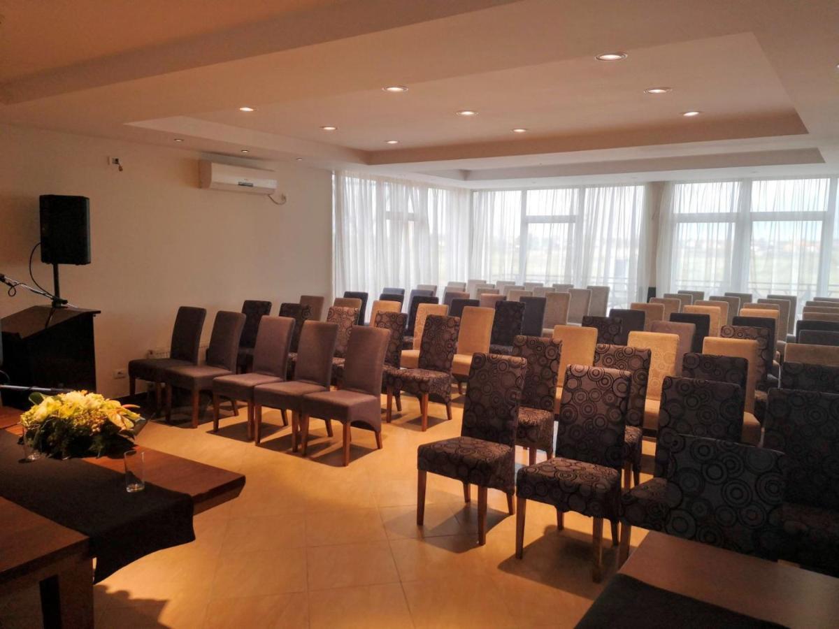 Hotel Euforia Lounge Sabac Exterior photo